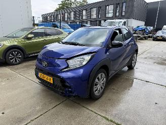 skadebil auto Toyota Aygo X 1.0VVT-i MT PLAY PDC - CAMERA - AIRCO 2025/8