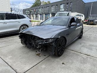 krockskadad bil auto Jaguar XE 2.0 P250 R-Dynamic Black - NAVI - LED - CAMERA - KEYLESS 2022/2