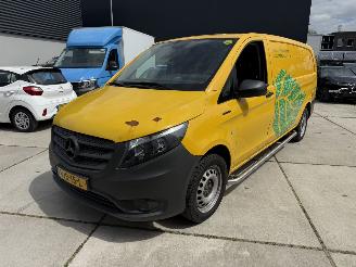krockskadad bil auto Mercedes Vito E-VITO LANG 41 kWh 116 PK CAMERA-STOELVERW 2021/3