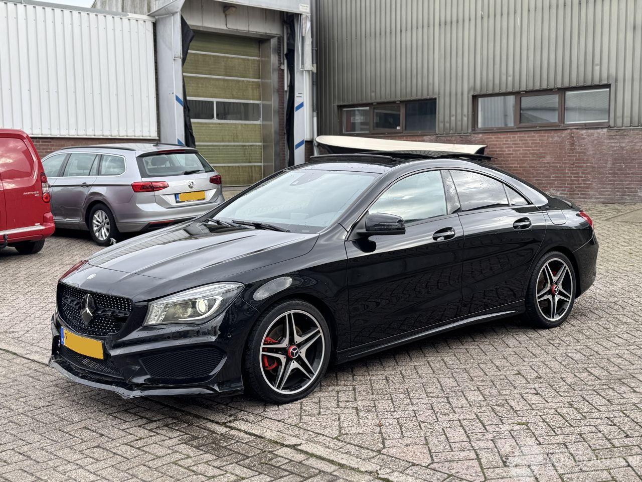 Mercedes Cla-klasse 250 AMG Pakket Pano Harman Kardon
