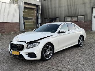 damaged passenger cars Mercedes E-klasse 220D 194Pk AMG Pakket Ambition Sfeerverlichting 2016/8