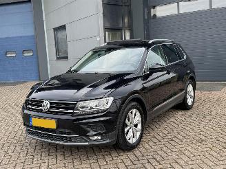 Auto incidentate Volkswagen Tiguan 1.4 TSI DSG Pano Highline Virtual Cockpit DynAudio NAP Nederlandse Auto 2017/8