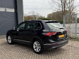 Volkswagen Tiguan 1.4 TSI DSG Pano Highline Virtual Cockpit DynAudio NAP Nederlandse Auto picture 4