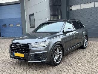 Vaurioauto  passenger cars Audi Q7 3.0 TDI Quattro 7Persoons S-Line Pano Bose 2016/5