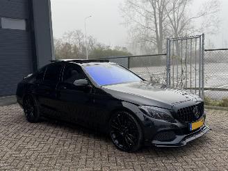 Coche accidentado Mercedes C-klasse 350e Hyrbid AMG Pakket Pano Burnmester NAP Nederlandse Auto 2015/10