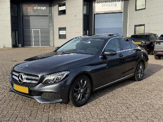 krockskadad bil auto Mercedes C-klasse 250i Prestige Schuifdak 2015/11