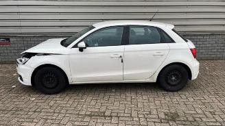 Audi A1 A1 Sportback (8XA/8XF), Hatchback 5-drs, 2011 / 2018 1.0 TFSI Ultra 12V picture 8