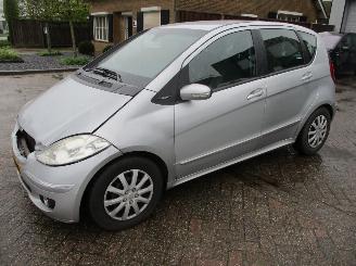 Damaged car Mercedes A-klasse 200 CDI AVANTGARDE 2006/6
