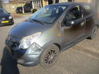krockskadad bil auto Suzuki Alto 1.0 cool comfort 2011/7