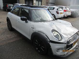 Voiture accidenté Mini Cooper 1.5 CHILI AUTOMAAT CLIMA NAVI PANO LEDER 2019/9