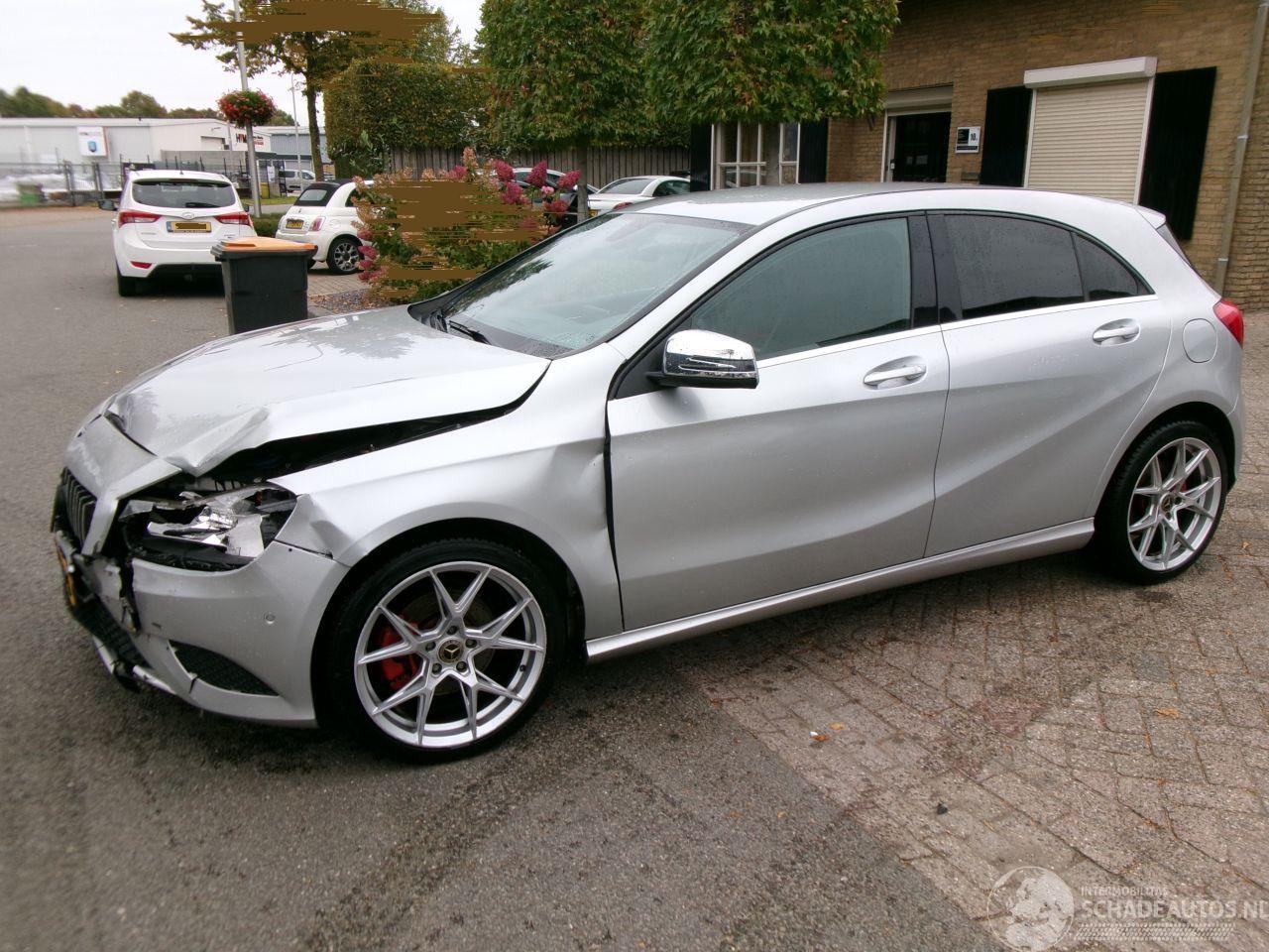 Mercedes A-klasse 180 AMBITION AIRCO NAVI