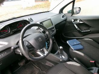 Peugeot 208 1.2 e-VTI STYLE AUTOMAAT 5 DEURS picture 16