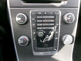 Volvo V-60 1.6 T3 KINETIC 112.656 KM CLIMA NAVI AUT picture 16