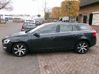 Volvo V-60 2.4 D6 AWD LPUG-IN HYBRID SAUMMUM picture 2