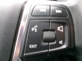 Volvo V-60 2.4 D6 AWD LPUG-IN HYBRID SAUMMUM picture 21