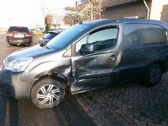 Peugeot Partner 120 1.6 HDI 75 PREMIUNM PACK AIRCO NAVI picture 3