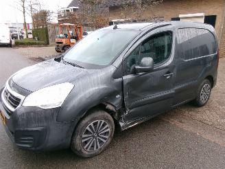 Peugeot Partner 120 1.6 HDI 75 PREMIUM PACK AIRCO NAVI picture 13