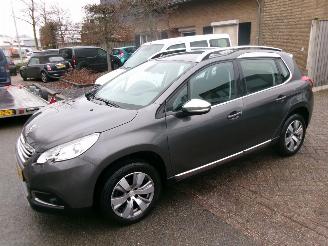 damaged passenger cars Peugeot 2008 1.2 PURETECH ALLURE CLIMA NAVI 2015/6