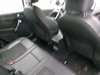 Peugeot 2008 1.2 PURETECH ALLURE CLIMA NAVI picture 11