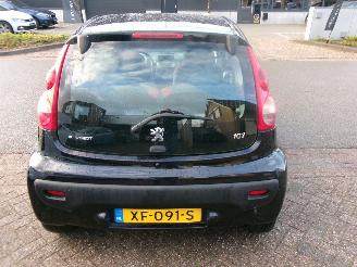 Peugeot 107 1.0-12V XR AIRCO picture 10