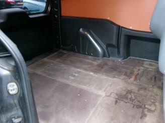 Peugeot Partner 1.6 HDI 75 PREMIUM PACK AIRCO NAVI picture 12