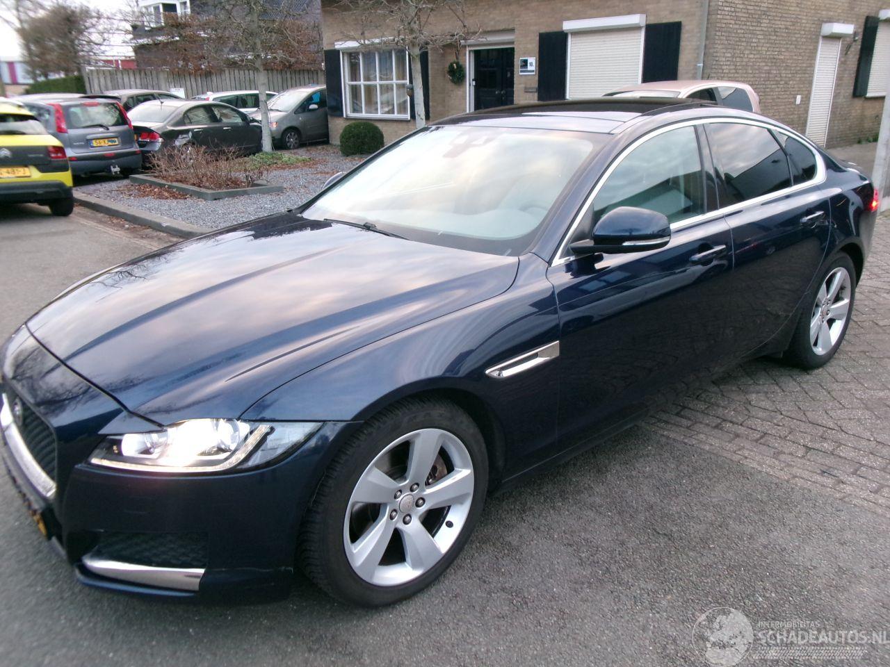 Jaguar XF 2.0 D R-SPORT AWD