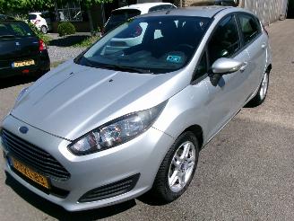 damaged passenger cars Ford Fiesta 1.0 STYLE AIRCO NAVI 2014/5