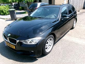 damaged passenger cars BMW 3-serie 320 D EFFICIENT DYNAMICS EDITION EXECUTIVE 2014/5