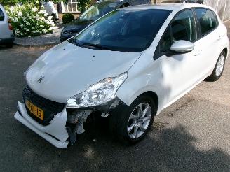  Peugeot 208 1.2 I ENVY CLIMA NAVI 2014/3