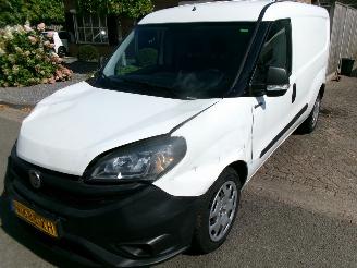 krockskadad bil bedrijf Fiat Doblo 1.6 MJ L2H1 MAXI AIRCO 2019/3