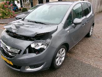 damaged passenger cars Opel Meriva 1.4 TURBO COSMO 2016/5