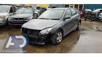 Coche siniestrado Hyundai I-30 i30 (FD), Hatchback, 2007 / 2011 1.4 CVVT 16V 2011