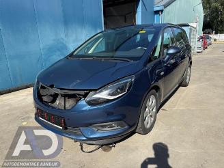 Coche siniestrado Opel Zafira Zafira Tourer (P12), MPV, 2011 / 2019 2.0 CDTI 16V 170 Ecotec 2017