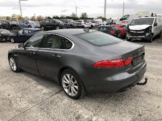 Jaguar XF 2.0 D picture 4