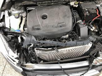 Volvo V-40 1.5      AUTOMATIQUE picture 9