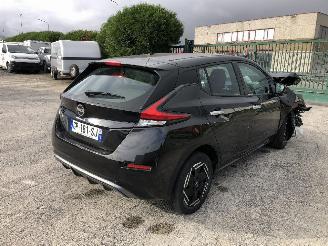 damaged passenger cars Nissan Leaf  2023/6