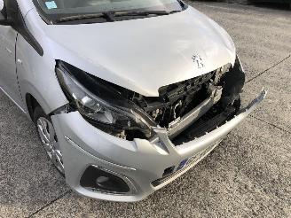 Peugeot 108 1.0  CABRIO picture 9