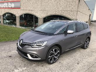 damaged passenger cars Renault Grand-scenic 1.2 TURBO 7 PLACES 2017/10