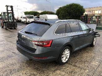 Skoda Superb COMBI  2.0 TDI  DSG picture 2