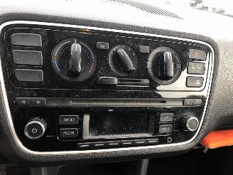 Volkswagen Up! 1.0 picture 10