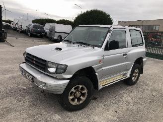 uszkodzony samochody osobowe Mitsubishi Pajero  2002/6