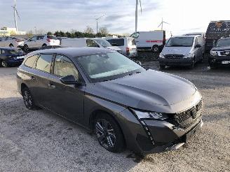 damaged passenger cars Peugeot 308 1.2  AUTOMATIQUE 2023/8