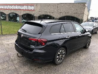 uszkodzony samochody osobowe Fiat Tipo 1.6 MULTIJET 2019/3