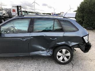 Skoda Fabia COMBI 1.0I picture 12