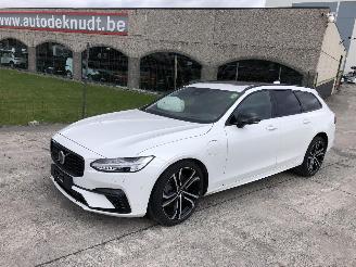 Schadeauto Volvo V-90 2.0 HYBRIDE T8 2022/1