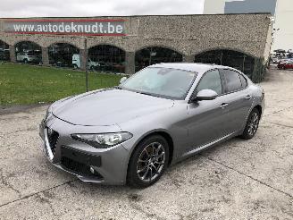 damaged passenger cars Alfa Romeo Giulia 2.2 D  150 CV 2018/7