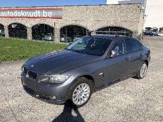 krockskadad bil auto BMW 3-serie 320 d 2008/9