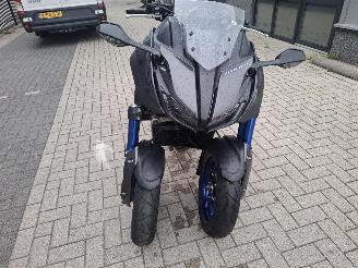 Yamaha  mxt 850 niken picture 3