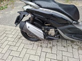Piaggio Beverly 350  picture 2