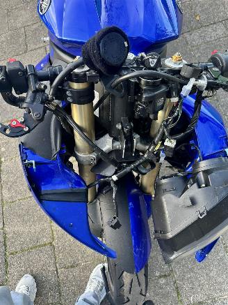 Yamaha YZF -R1  picture 4